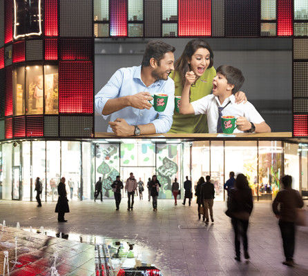 Tampilan Iklan Kios Billboard P4 Led Video Digital Signage Untuk Pusat Perbelanjaan